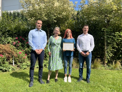 Zlata slovenska atletinja Klara Lukan na sprejemu pri nemški ambasadorki