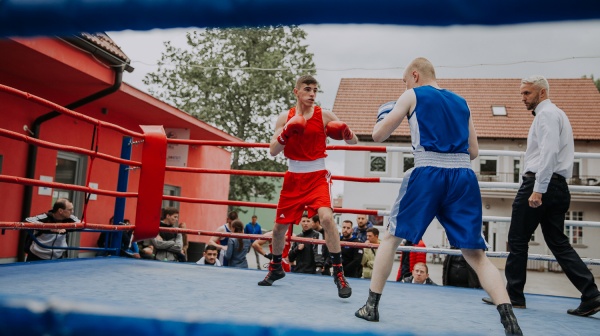 VIDEO/FOTO: Dornik, Zdol&scaron;ek in Knific univerzitetni prvaki v boksu!