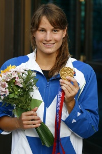 Sara Isaković na univerzijadi leta 2009 v Beogradu, kjer je osvojila zlato na 200 metrov prosto.