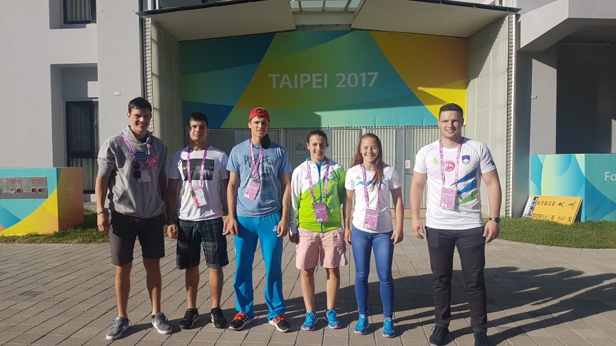 Prvi slovenski športniki prispeli v atletsko vas