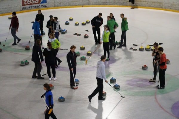 FOTO/VIDEO: Na DUP v curlingu dobili najbolj&scaron;ih 8 ekip!
